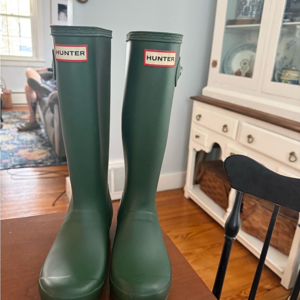 Hunter big kids original Rain Boots girls size 5 boys size 4